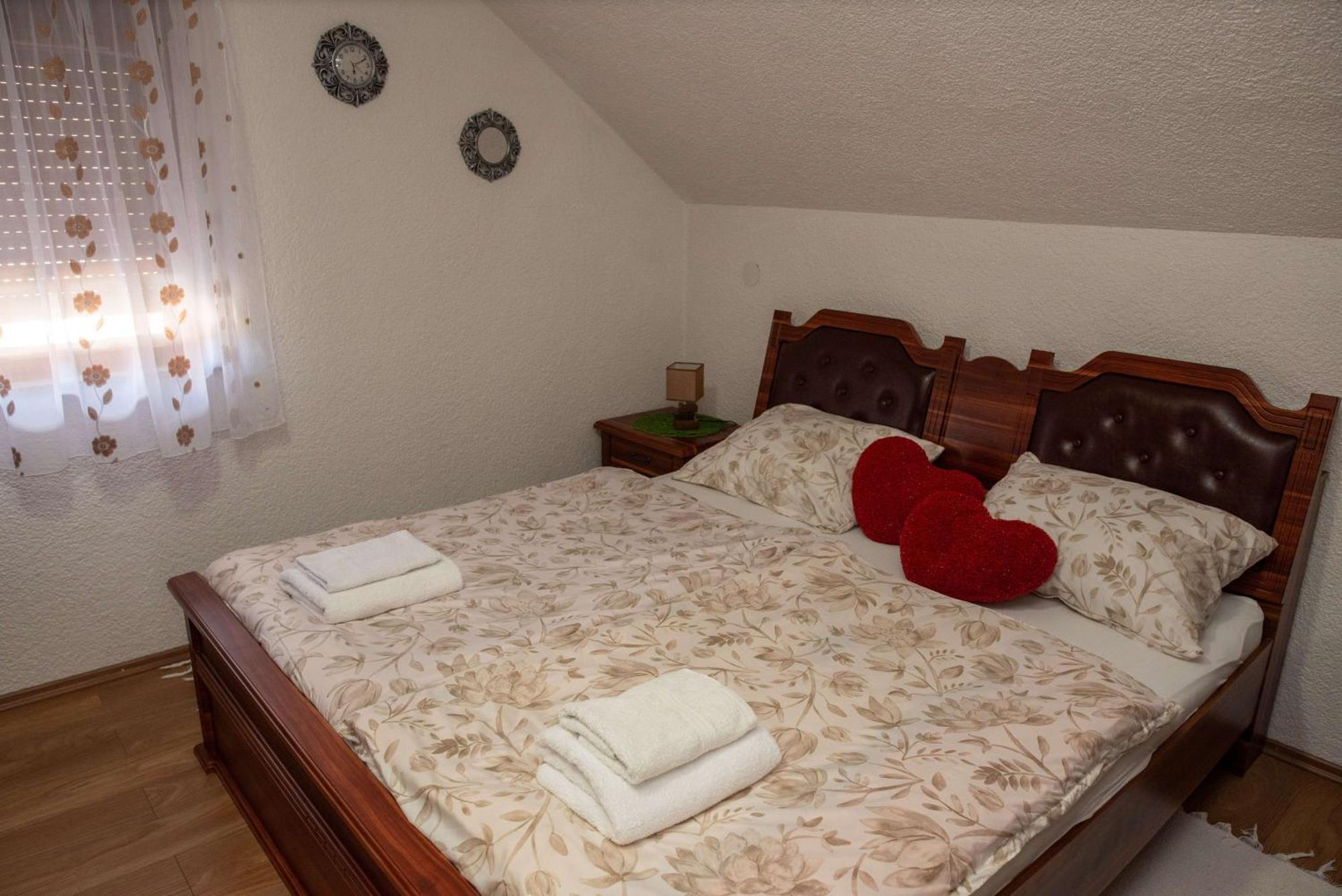 Kuca Za Odmor Boki Villa Gospić Buitenkant foto