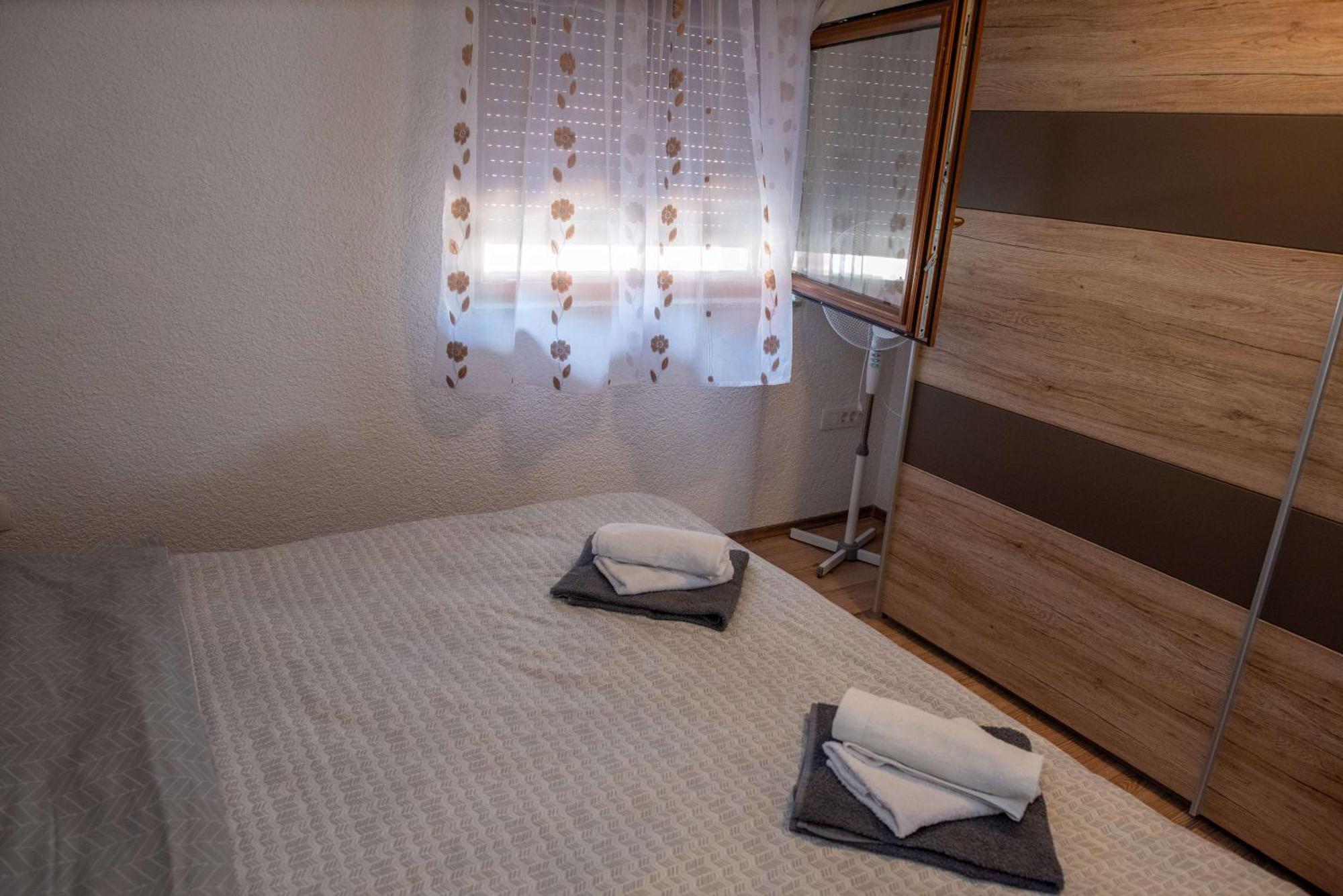 Kuca Za Odmor Boki Villa Gospić Buitenkant foto