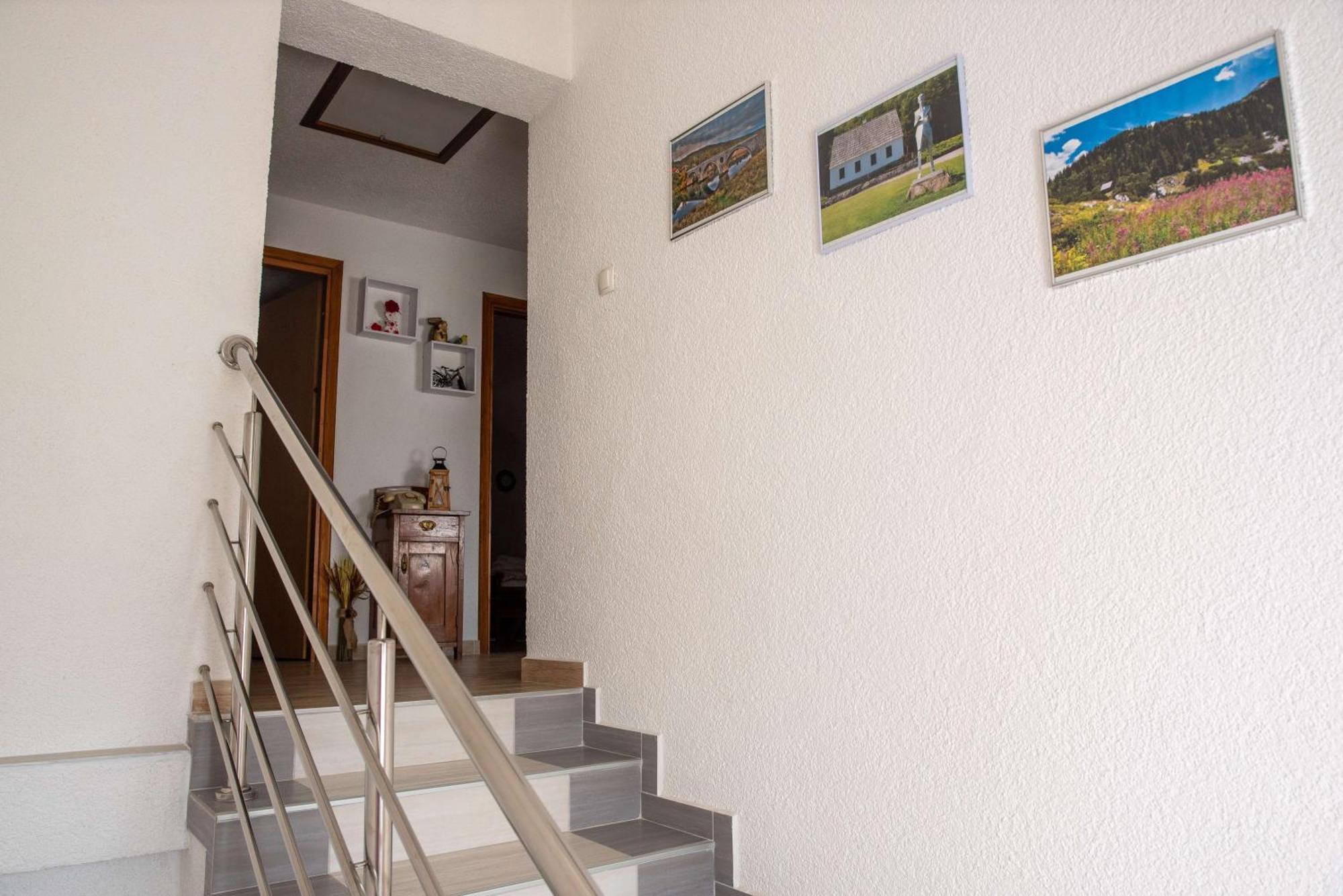 Kuca Za Odmor Boki Villa Gospić Buitenkant foto