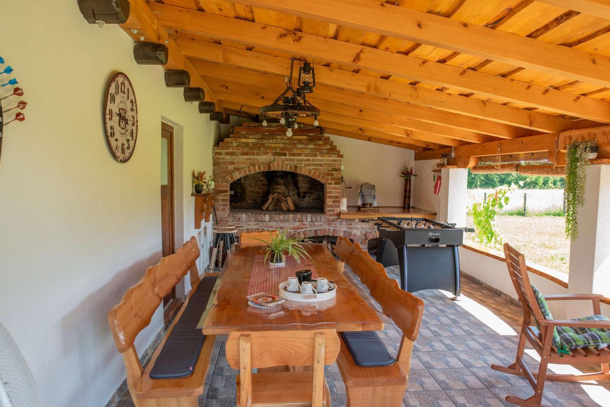 Kuca Za Odmor Boki Villa Gospić Buitenkant foto